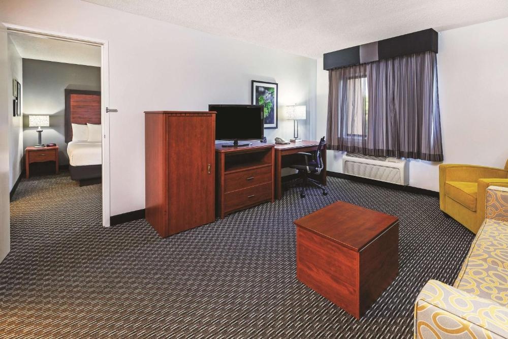 La Quinta Inn & Suites by Wyndham Little Rock North - Mccain Mall